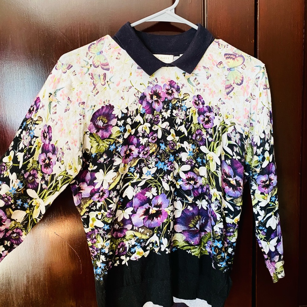 Light cotton floral sweater w/  collar